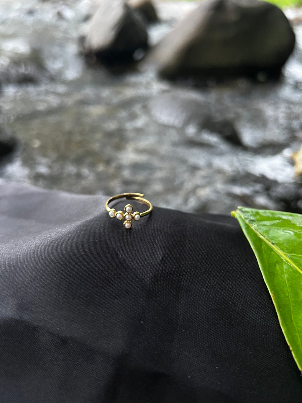 Bague en croix strass blanc