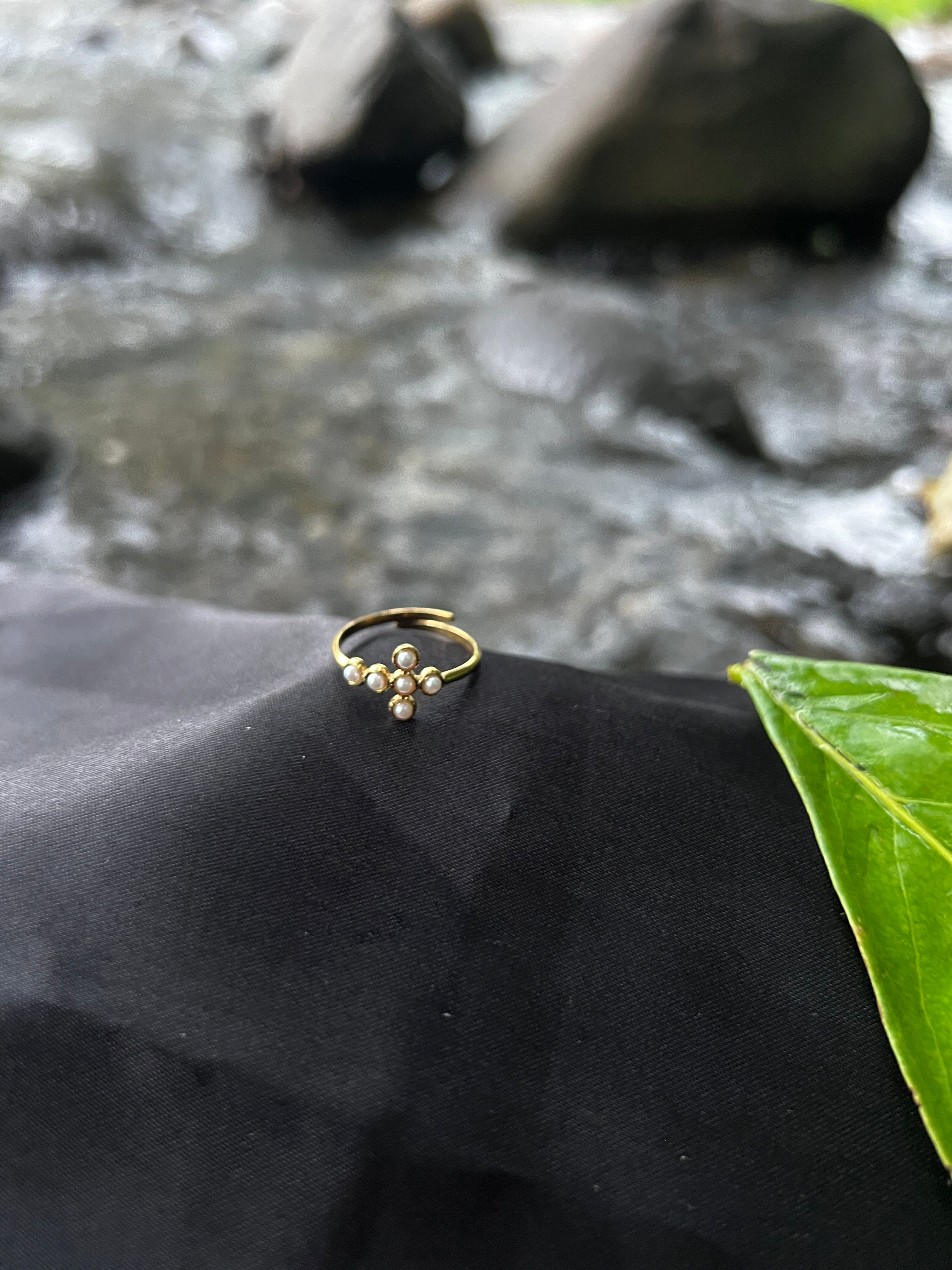 Bague en croix strass blanc